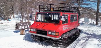 高峰高原　雪上車