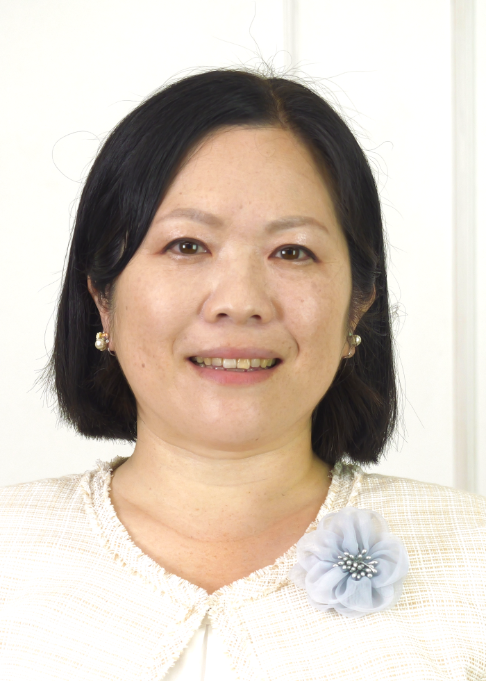 西岡詩織